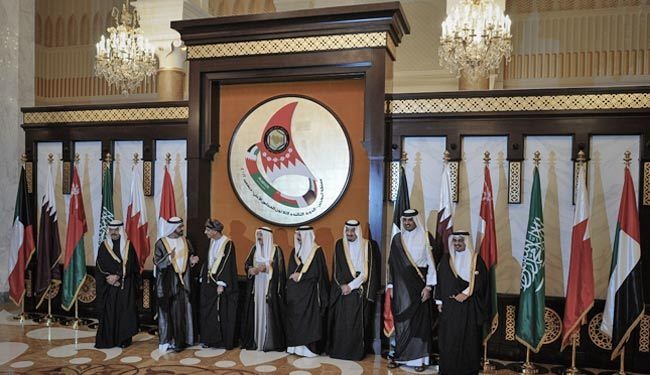 الانظمة الملكية وموجة الصحوة : حتمية العام الجديد