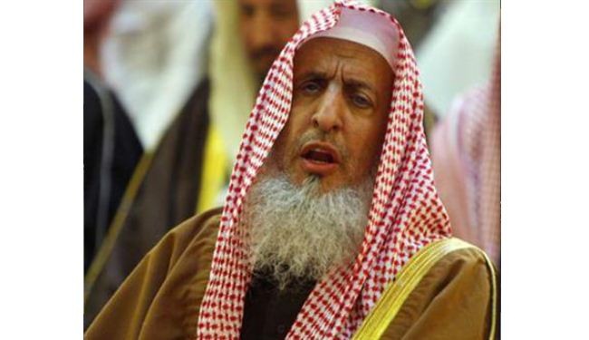 مفتي السعودية يدعو لدعم المسلحين بسوريا بالمال