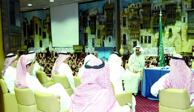 رسوم العمل تكبد العائلة السعودية 8000 ريال سنوياً