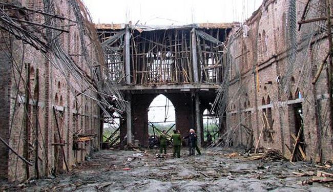 مصرع وجرح 47 شخصا فى انهيار سقف كنيسة بفيتنام