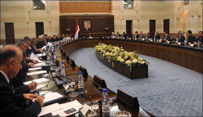 معارض سوري يدعو الى حوار وطني للحل