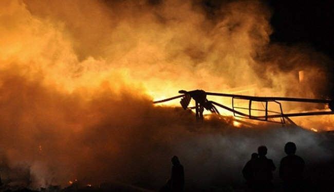 حريق هائل بأحد الاحياء الفقيرة بالعاصمة البنغالية دكا