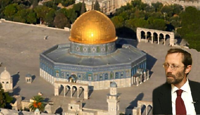 الفلسطينيون يطردون عضو كنيست من المسجد الأقصى
