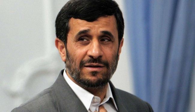 احمدي نجاد يؤكد اهمية نزع السلاح ومراقبة نقله