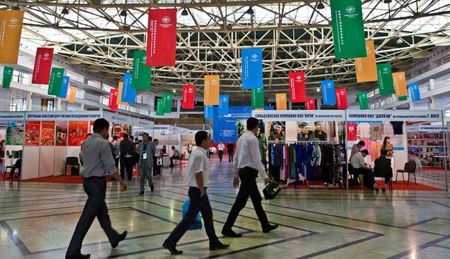 المنتجات الایرانیة تلقى اقبالا جیدا في معرض طشقند