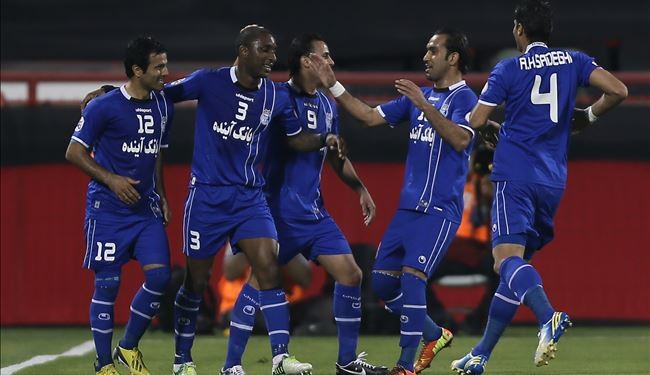 استقلال يفلت من الهزيمة أمام سباهان و يتعادل معه