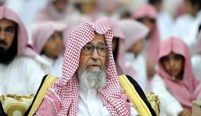 فتوى جديدة تحرم التشبّه باليهود والنصارى في العطلة
