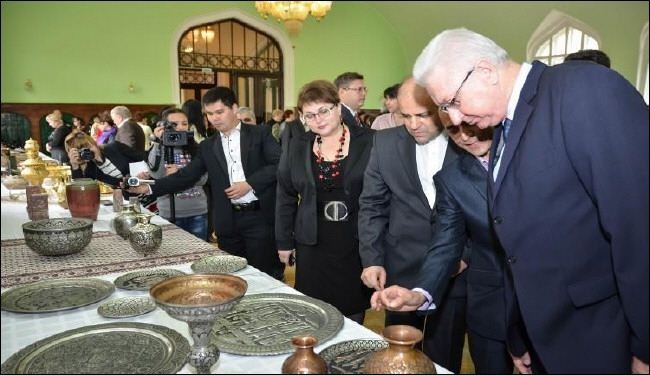افتتاح معرض ايران الثقافي في استراخان الروسية