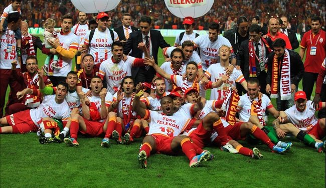 جلطه سراي يتوج بلقب الدوري التركي