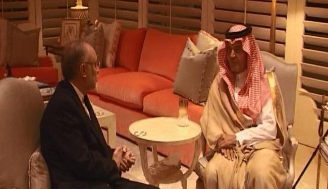 صالحي يبحث القضایا الإقليمية مع الفیصل وكامل عمرو