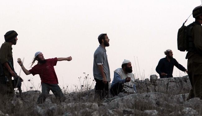 مستوطنون يعتدون على ممتلكات فلسطينية في نابلس