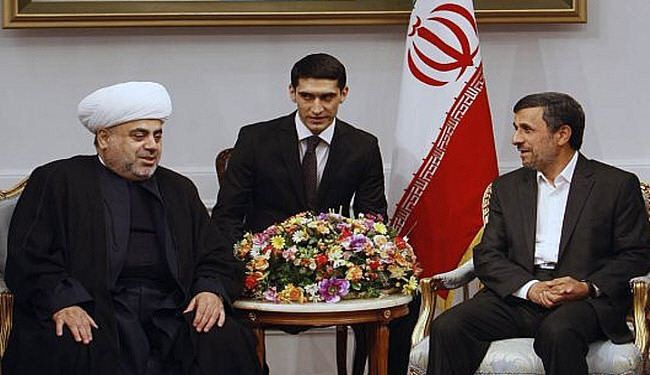 احمدي نجاد: علاقات ايران وآذربیجان اخویة وممتازة