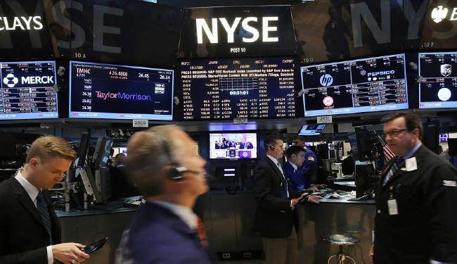 الاسهم الأمريكية تغلق على انخفاض حاد
