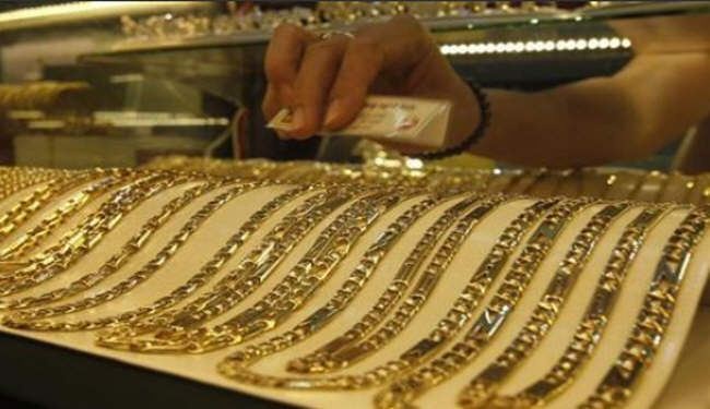 الذهب يرتفع 1% مع تراجع الدولار