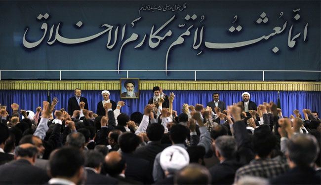آية الله خامنئي: الوحدة والتلاحم من أهم قضايا المسلمين