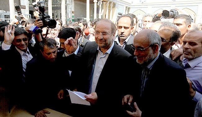 الانتخابات الرئاسية.. المرشح قاليباف يدلي بصوته