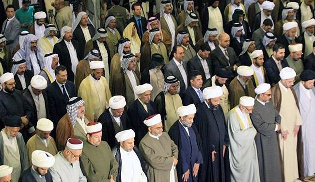 شيوخ ووجهاء غربي العراق في صلاة موحدة بكربلاء
