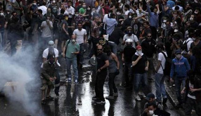 المحتجون الاتراك يتهمون الحكومة بالتمييز الممنهج