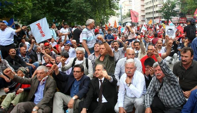 احتجاجات تركيا تتحدى اردوغان وتدخل يومها ال26