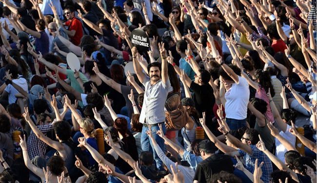 تظاهرة ضد اردوغان بانقرة والامن يقتل محتجا بديار بكر
