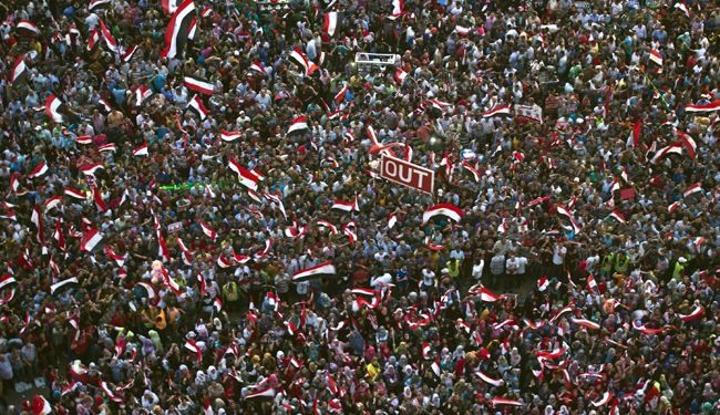 مصر..مرسي يرفض المهلة والجيش يعقد اجتماع ازمة