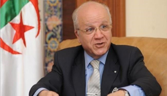 الجزائر تدعو الى 