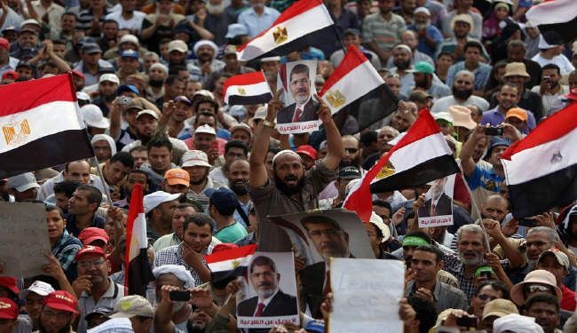 أنصار الرئيس المعزول مرسي يتظاهرون في مصر