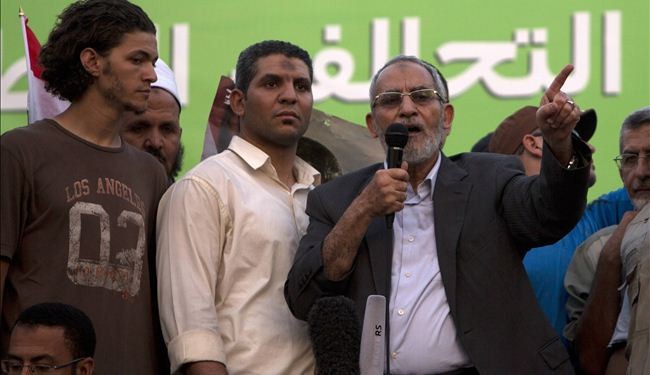 نيابة مصر تتحفظ على اموال مرشد الإخوان و13 قيادياً