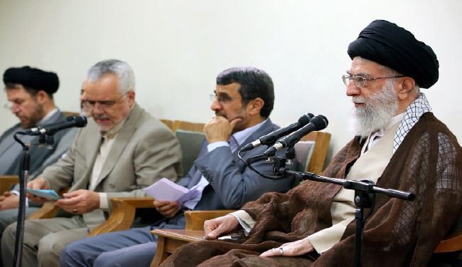 آية الله خامنئي: حكومة احمدي نجاد عززت من أهداف الثورة