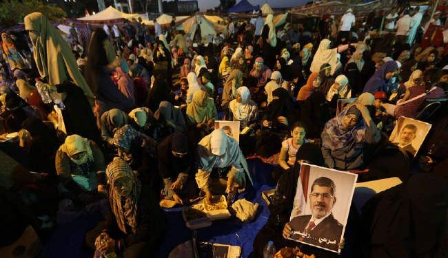 اشتباكات بين قوات الأمن ومؤيدي مرسي في مصر