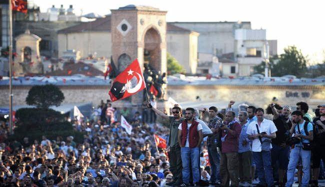 الشرطة التركية تحتجز 30 شخصا مناهضين للحكومة