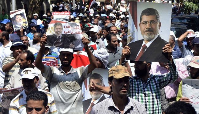 مصر: حكومة إنتقالية رفضها