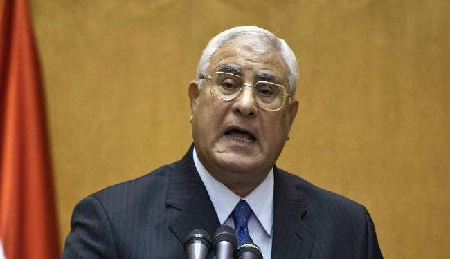الرئيس المصري يعد بخوض معركة الامن والاستقرار