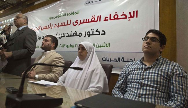 الاتحاد الأوروبي يدعو للإفراج عن مرسي