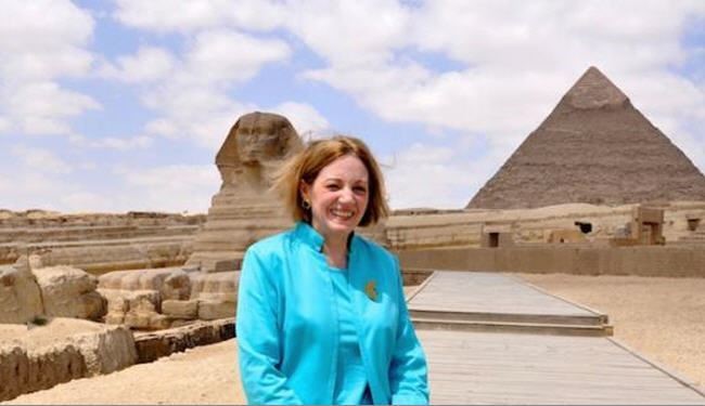 أقباط مصر يطالبون بطرد السفیرة الامیرکیة