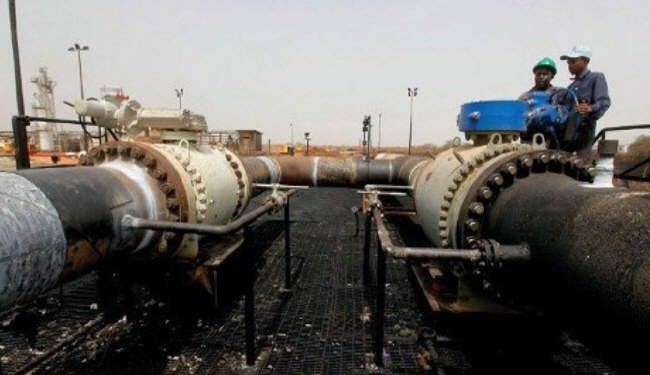 السودان يرجئ إغلاق الطريق أمام نفط الجنوب