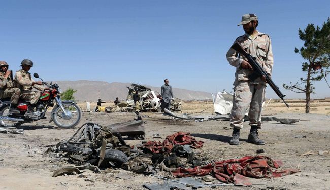 مسلحون يقتلون 14 شخصا في باكستان