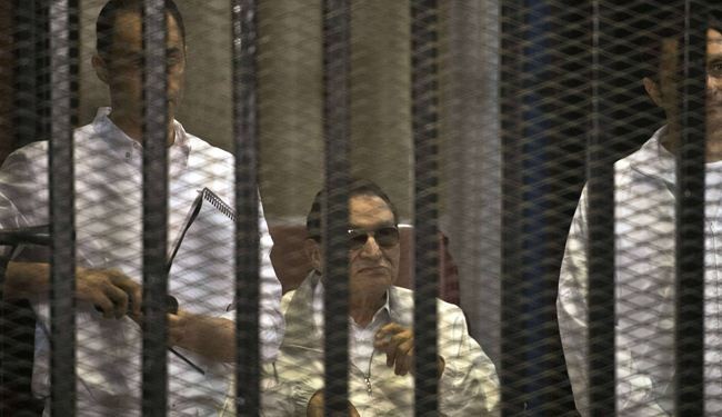 عقد خامس جلسات محاكمة مبارك وسط غياب المتهمين