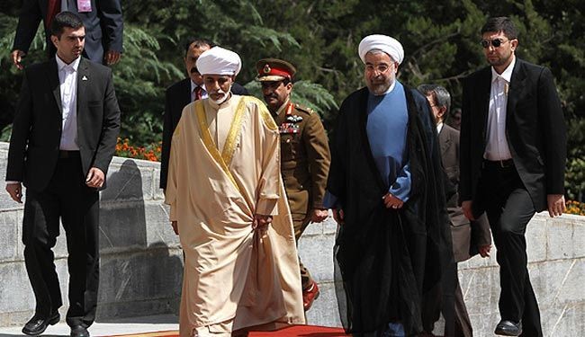 روحاني يستقبل السلطان قابوس في طهران