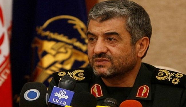 الحرس الثوري يؤكد استعداده لحل المشاكل الاقتصادية في ايران