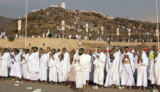 الحجاج في عرفات لاداء الركن الاعظم من اركان الحج