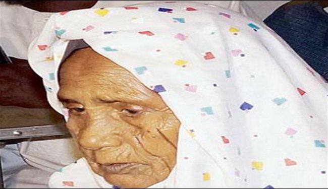 سبحانه..حاجة كفيفة تستعيد بصرها بالمسجد النبوي