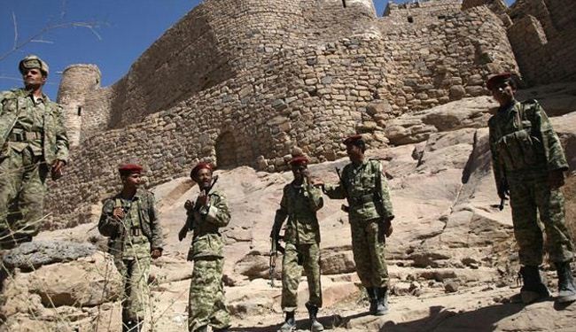 12 قتيلاً عسكرياً يمنياً بهجوم على مقر لهم بأبين