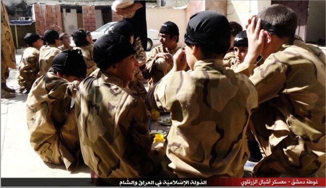 صور/ تنظيم القاعدة يدرّب الأطفال السوريين على السلاح
