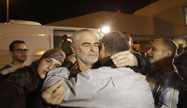 وصول المخطوفين اللبنانيين المحررين الى بيروت