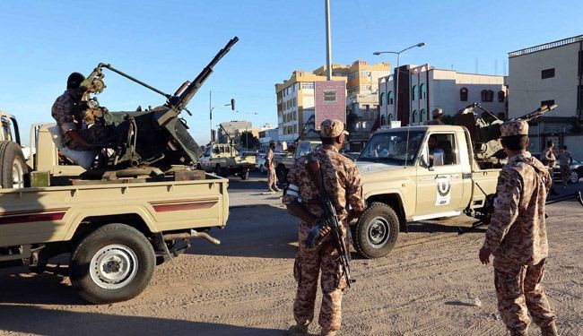 ليبيا تحيي ذكرى الثورة وسط مخاطر التهديد