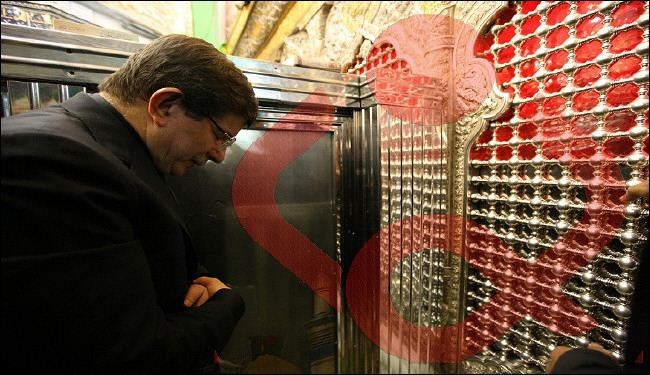 بالصور: وزير خارجية تركيا يزور مرقد الامام الحسين (ع)