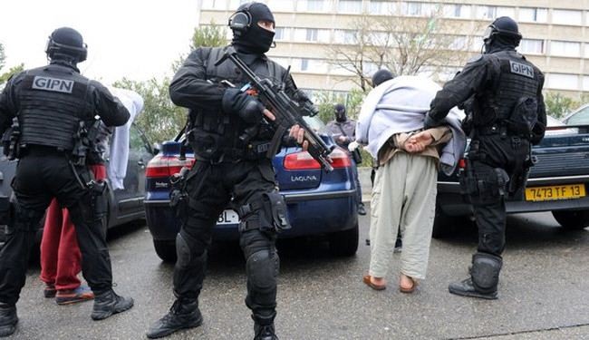 فرنسا... اعتقال رجل يجند اشخاصا ويرسلهم الى سوريا