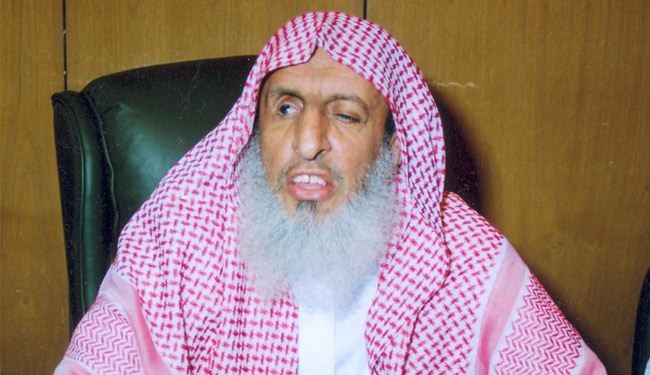 مفتي السعودية: منع المرأة من قيادة السيارة 