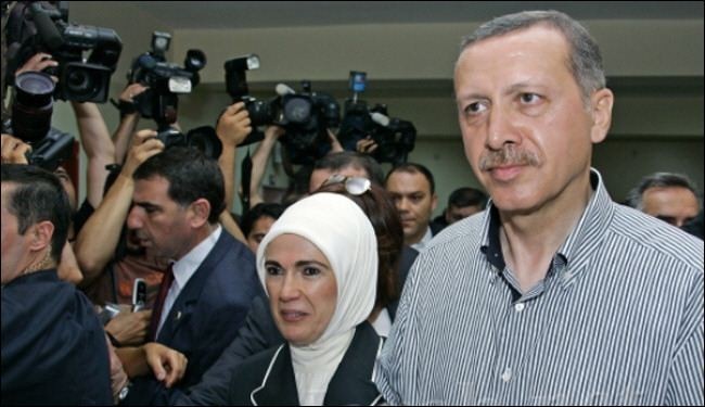 زوجة أردوغان تتقدم بشكوى ضد نائب معارض